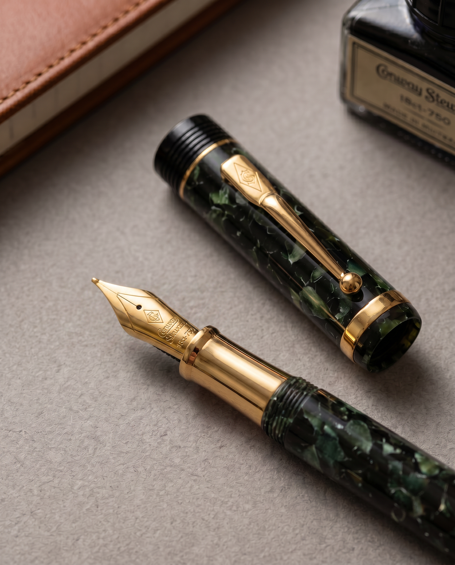 Conway Stewart Churchill Green Pen