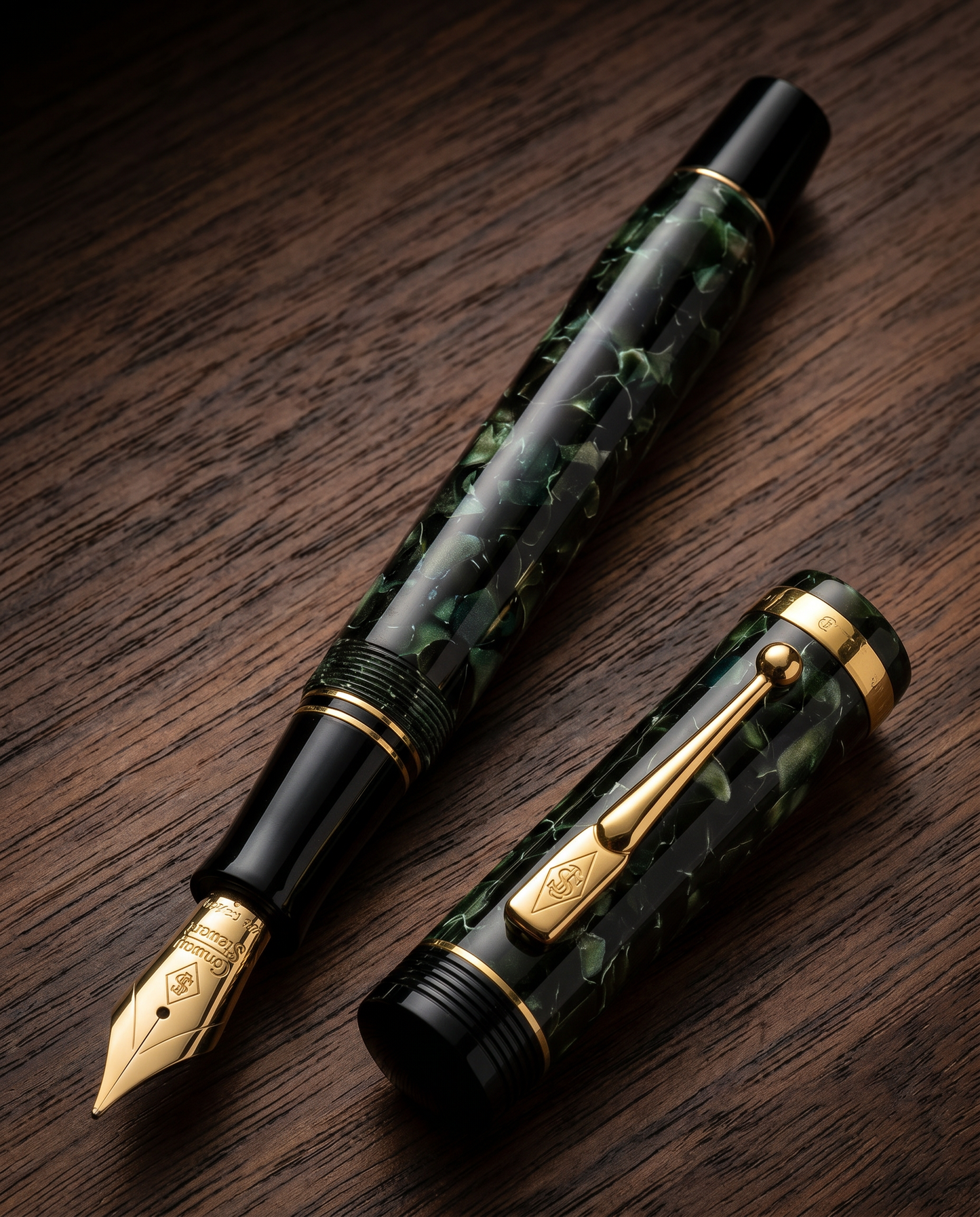 Conway Stewart Churchill Green Pen